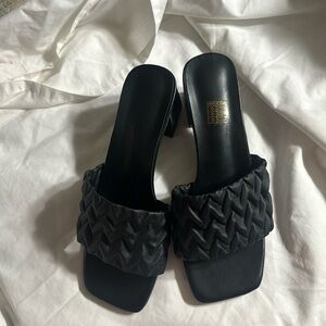 Women’s sandals size 6 in black